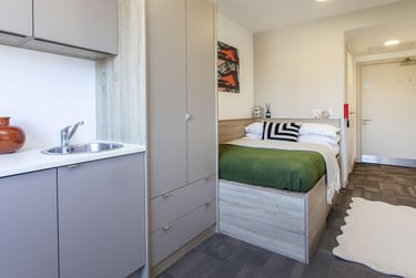 1 bed studio, Kings Road, City Centre, Reading, RG14HP - Image 3